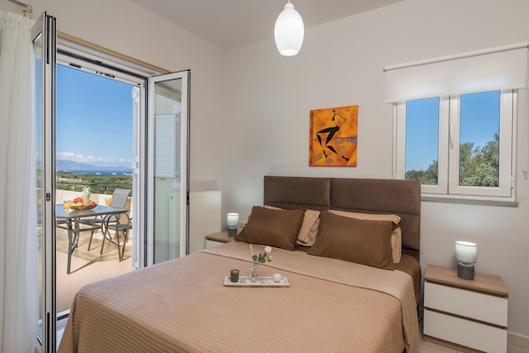 Family Villa, 3 Bedrooms, Sea View, Mountainside