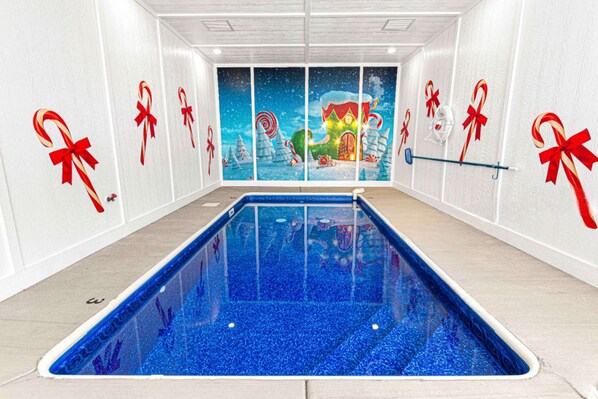 2 innendørsbassenger