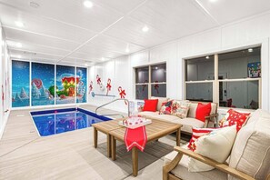 2 piscines couvertes