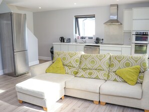 TV - BALLYCONNERY BLISS, family friendly in Dungarvan, County Waterford (Dungarvan)