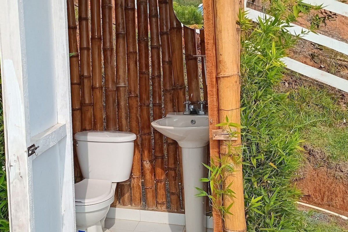 Tienda de campaña básica | Baño