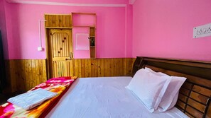 Mountain view - Snow and Field View Homestay (Sainj)