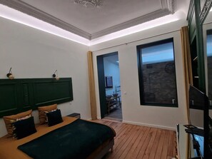 1 bedroom, WiFi, bed sheets - Charming apartment - Les spas du Sébasto - La Scène - Private Spa & Sauna (Lille)