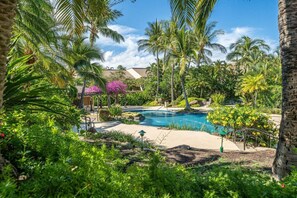 Pool - Honu Sunset Steps to the Beach! (Kihei)