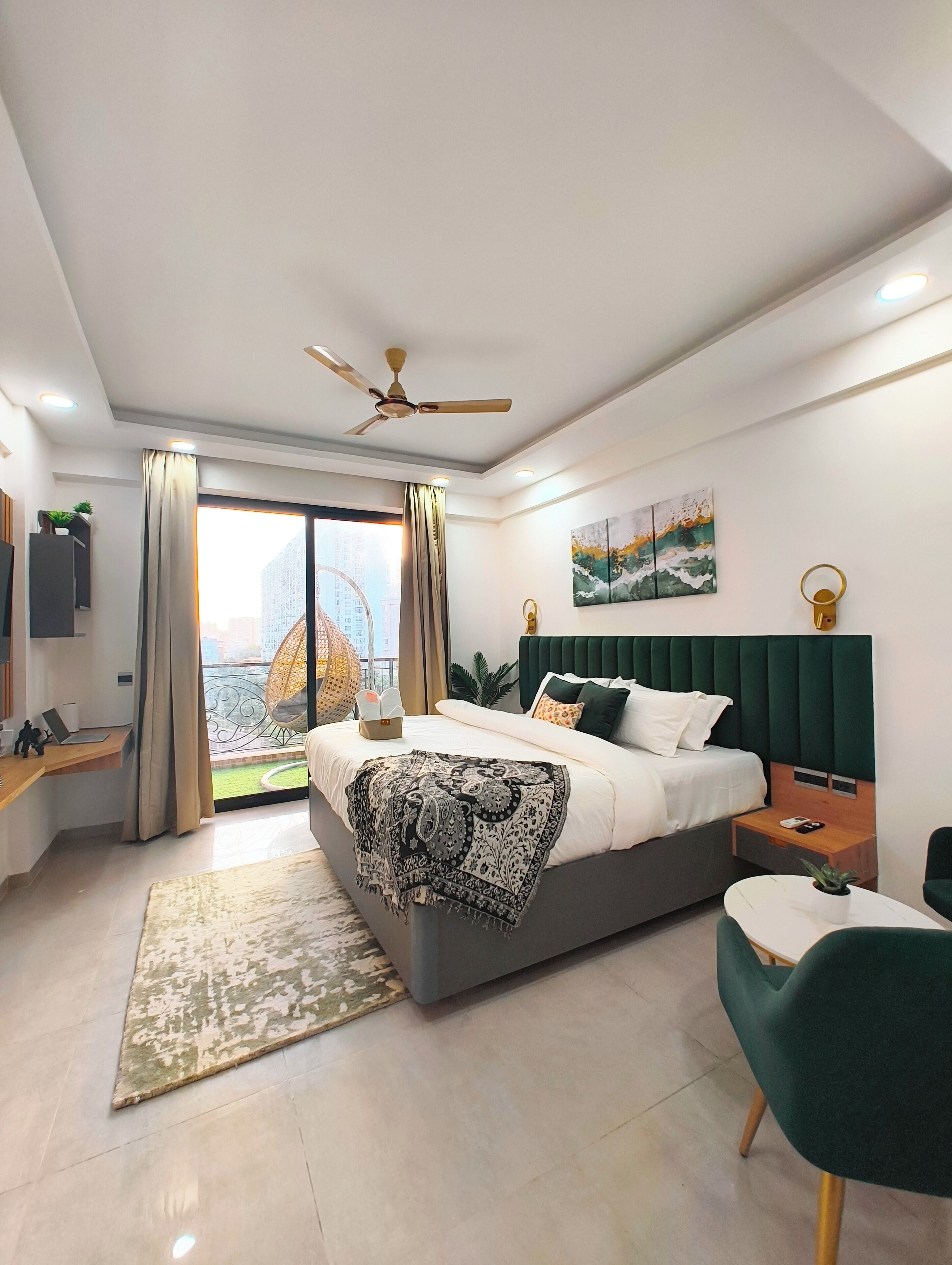 Superior Studio Suite, Balcony, City View | Desk, laptop workspace, soundproofing, iron/ironing board