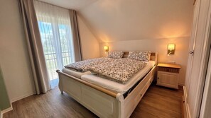 3 Schlafzimmer, Schreibtisch, Reisekinderbett, kostenloses WLAN