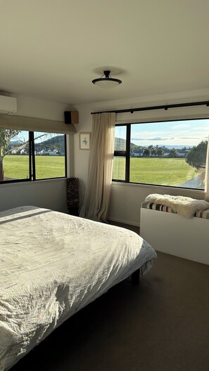 5 bedrooms, desk, iron/ironing board, free WiFi