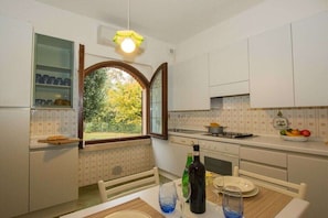 Frigorífic, forn, placa de cuina i rentaplats