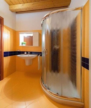 Shower, towels
