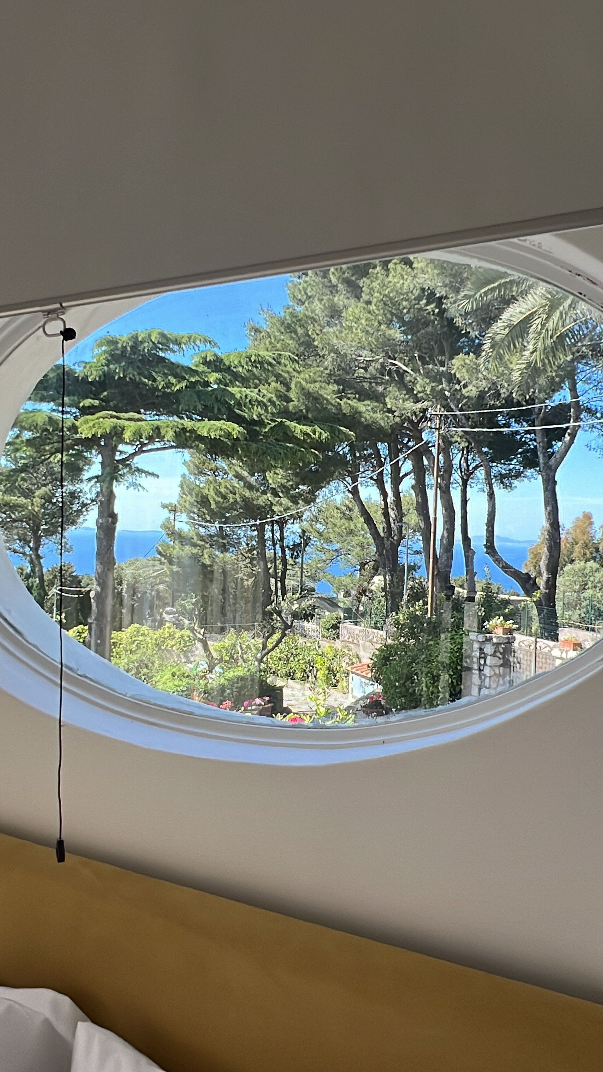 Camera matrimoniale vista mare e terrazzo (4) | Coffres-forts dans les chambres, fer et planche à repasser