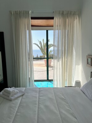 Camera matrimoniale o con due lettini singoli vista mare e terrazzo (3) | バスルーム | ヘアドライヤー、ビデ、タオル、石鹸