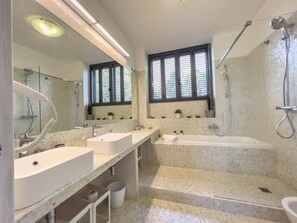 Camera matrimoniale vista piscina (6) | Bathroom -  La Canostra Capri - luxury ROOM ad Anacapri (Anacapri)