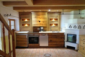 Réfrigérateur, four, plaque de cuisson, lave-vaisselle