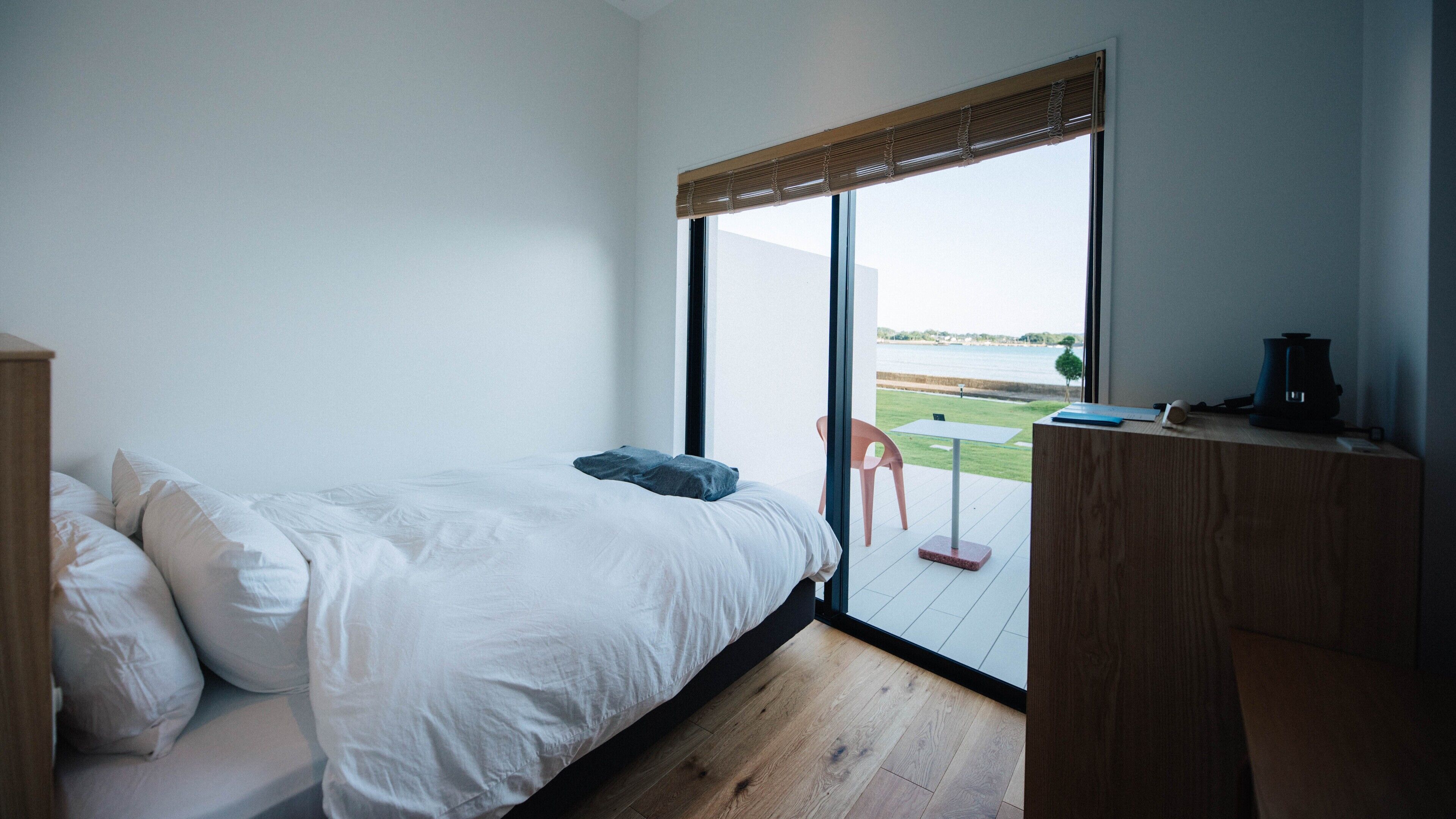 Couette en duvet d'oie, coffres-forts dans les chambres, bureau