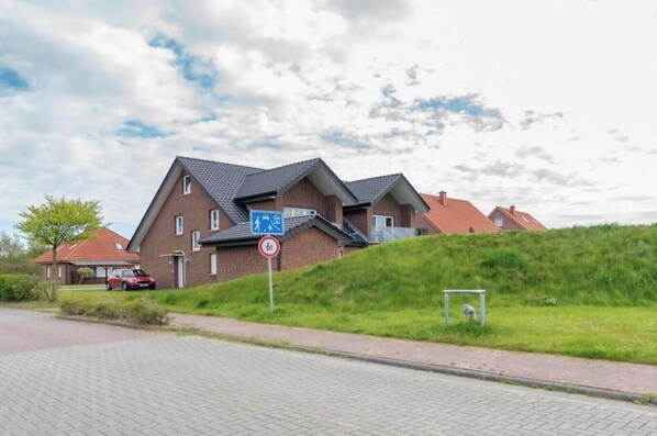 Exterior - Holiday apartment Küstenbrise (Norddeich)