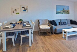 Dining - Holiday apartment Deichschaf (Norden)
