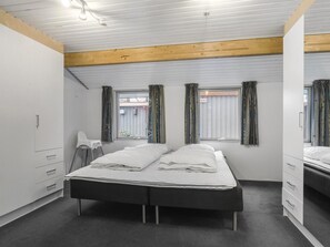 3 bedrooms, Internet