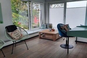 Smart TV, books