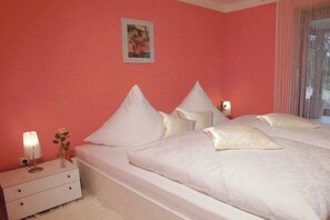 2 chambres, fer et planche à repasser, Wi-Fi gratuit, draps fournis