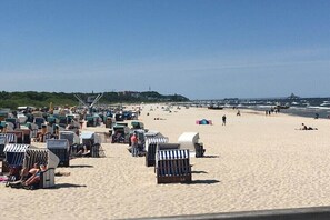 Beach - Villa Estrelia Comfortable holiday residence (Seebad Ahlbeck)