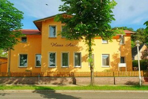Esterni