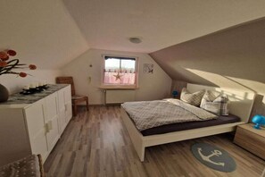 2 bedrooms, free WiFi, bed sheets - Country House East Frisia (Großheide)