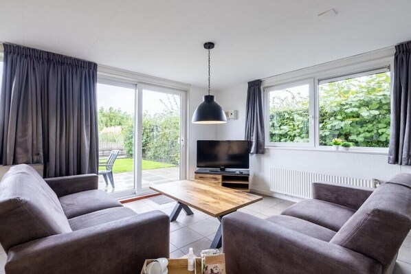 智能电视、乒乓球