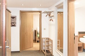 2 chambres, fer et planche à repasser, accès Internet, draps fournis