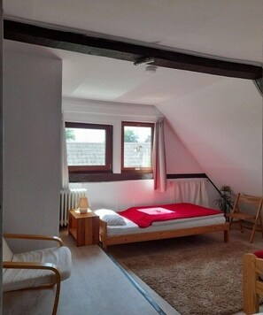 8 chambres, fer et planche à repasser, accès au Wi-Fi (inclus)