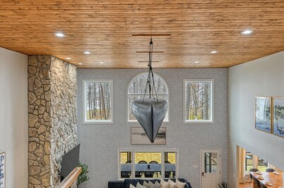Luxurious 8-Bed Lakefront Retreat with Private Beach, Hot Tub & Sauna!