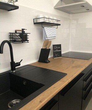 Kühlschrank, Ofen, Herdplatte, Geschirrspüler