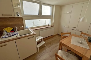 Kühlschrank, Ofen, Herdplatte, Geschirrspüler