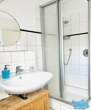 Dusj og hårføner