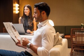 Executive lounge - Athens Capital Suites-Mgallery Collection (Athens)
