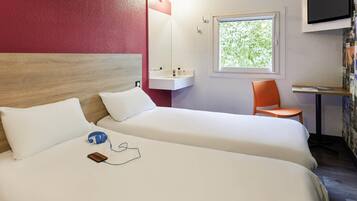 Room, 1 Double Bed | Soundproofing
