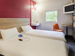 Habitación, 1 cama doble | Sistema de insonorización
