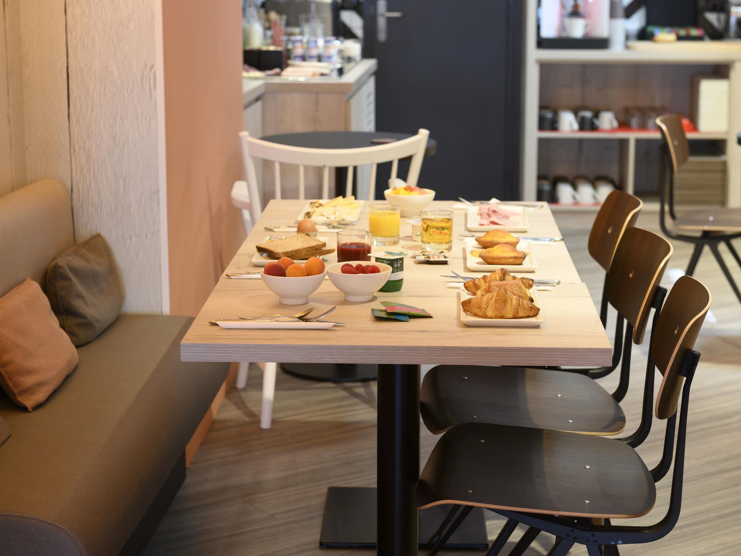 Breakfast area