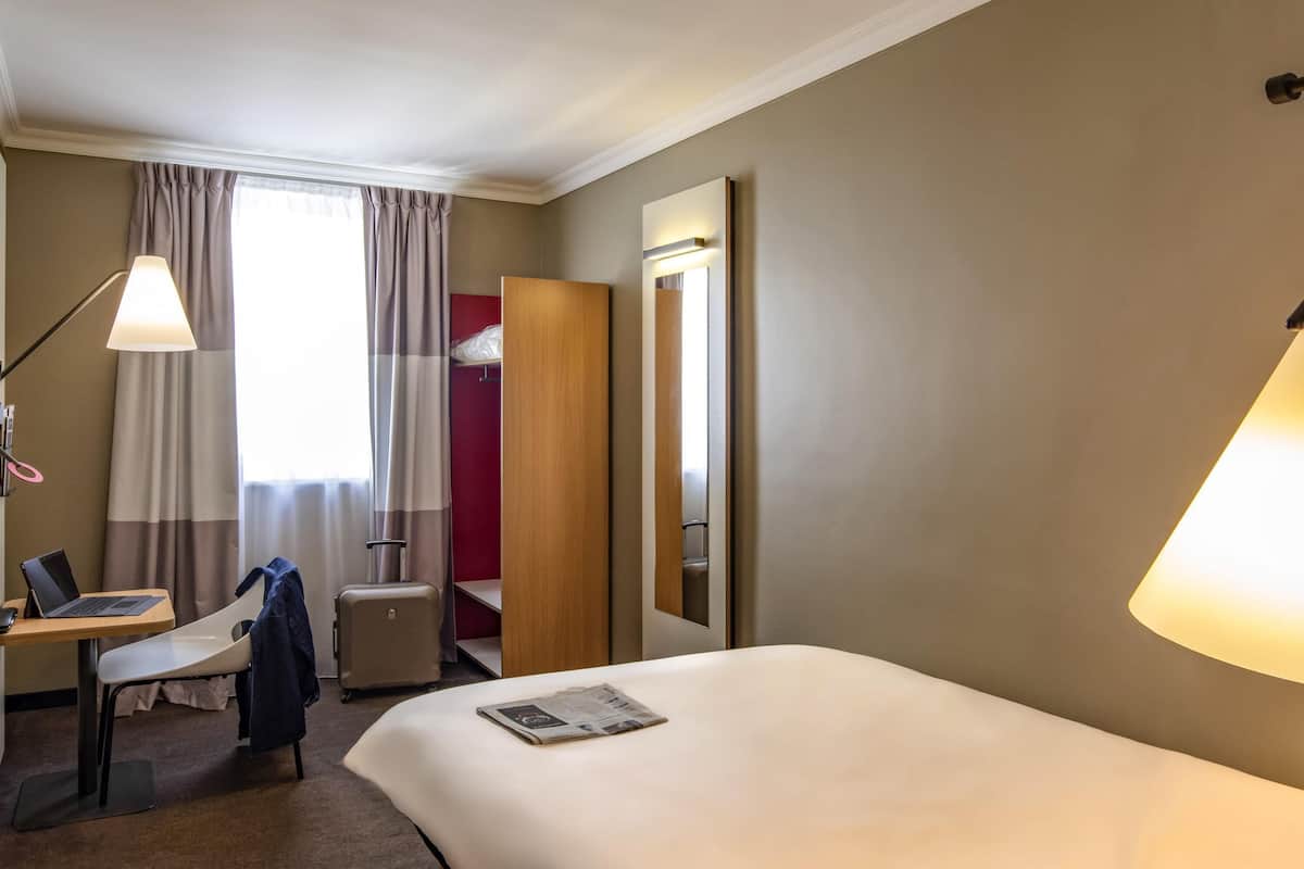 Standard Room, 1 Twin Bed | Soundproofing, iron/ironing board