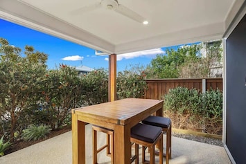 Make the most of Queensland’s balmy weather with an alfresco dining table, perfect for sipping your morning coffee or an afternoon wine.
