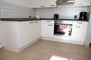 Private kitchen - Königsegg with indoor swimming pool access (Insel Reichenau)
