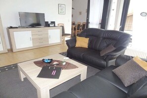 Tv, dvd-spelare och en stereo