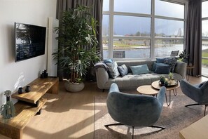 Tv och eldstad