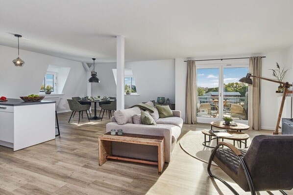 智能电视、立体声音响