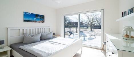 3 bedrooms, iron/ironing board, travel cot, free WiFi