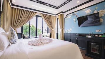 Premium Double Room, Balcony, City View | Minibar, in-room safe, desk, laptop workspace