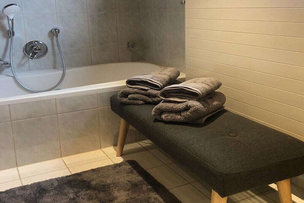 Dusche, Haartrockner, Bidet, Handtücher