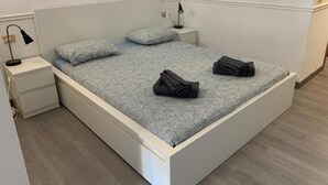 1 多间卧室、熨斗/熨衣板、WiFi、床单