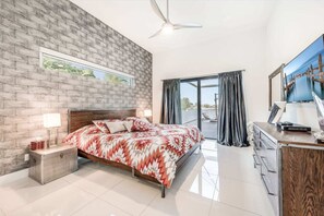 3 bedrooms, desk, travel crib, free WiFi