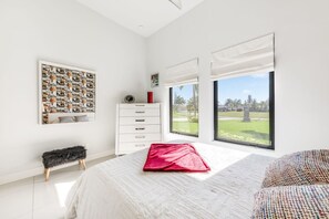 3 habitaciones, escritorio, wifi y ropa de cama 