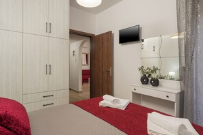 Familie huis, 2 slaapkamers, privézwembad, uitzicht op bergen | Garderobe
